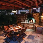 With Fireplace Xiv