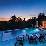 Casa vacanze With Fireplace Xiv *