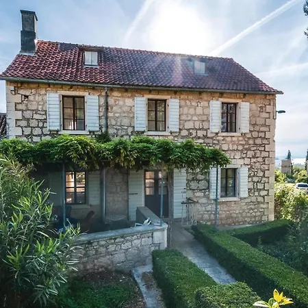 Holiday home Cozy In Bobovisca With Outdoor Swimming Pool Lozisce