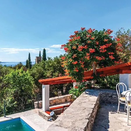 Cozy In Bobovisca With Outdoor Swimming Pool Holiday home *