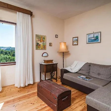 Cozy In Bobovisca With Outdoor Swimming Pool Lozisce