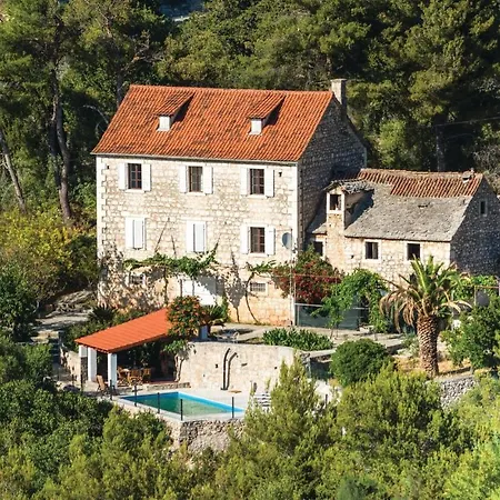 Cozy In Bobovisca With Outdoor Swimming Pool Holiday home Lozisce
