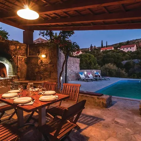 Holiday home Cozy In Bobovisca With Outdoor Swimming Pool *