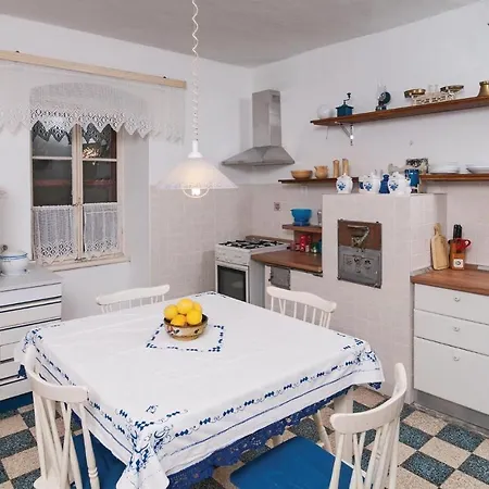 Cozy In Bobovisca With Outdoor Swimming Pool Holiday home *