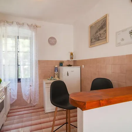 Cozy In Bobovisca With Outdoor Swimming Pool Holiday home Lozisce