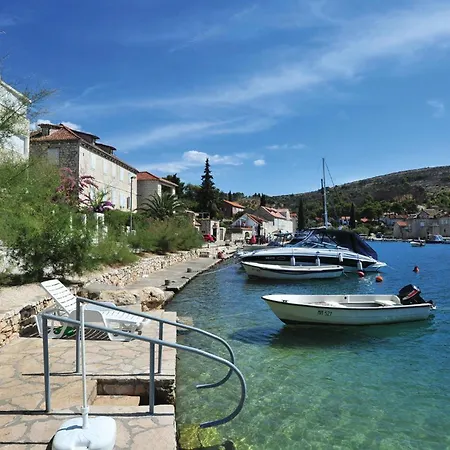 Cozy In Bobovisca With Outdoor Swimming Pool Holiday home *