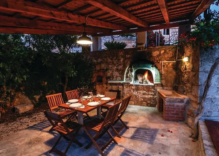 With Fireplace Xiv